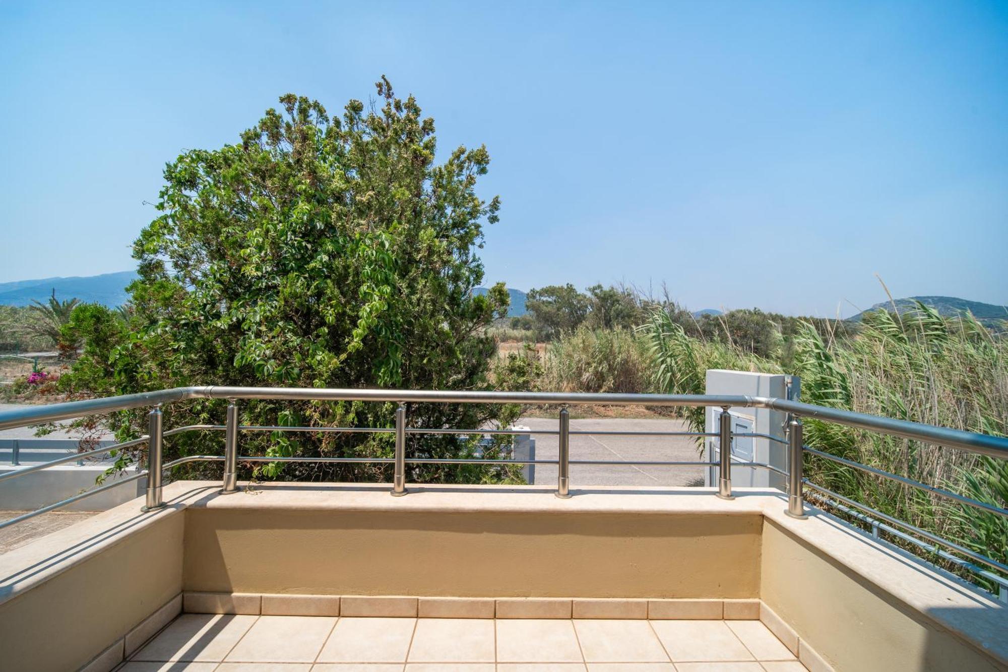 Spacious Beachfront Maisonettes With Stunning Views & A Private Beach Monemvasía Pokoj fotografie